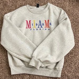 letter embroidery sweater! Size M